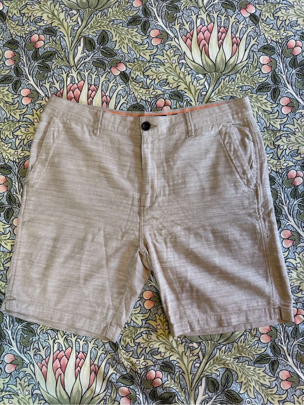 Union men’s cotton chino short.
